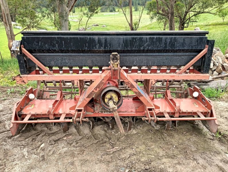Kuhn HRB 252 Power Harrow with Aitchison 16 run seeder