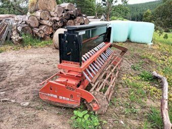 Kuhn HRB 252 Power Harrow with Aitchison 16 run seeder