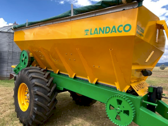 LANDACO TS 12000 Maxispread Spreader.
