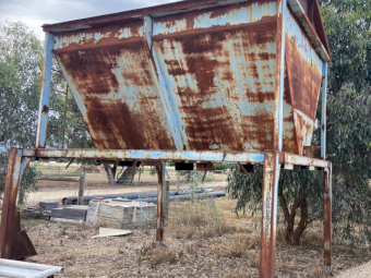 Fertiliser Bin on Legs
