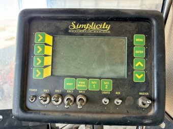 Simplicity 6000 TR2-3.0 Air Cart With New Holland ST830 Bar