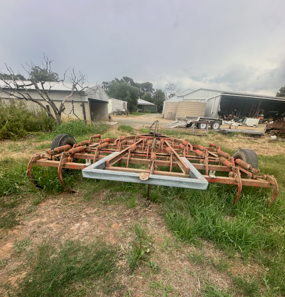 International 24 Tyne Scarifier