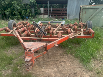 International 24 Tyne Scarifier