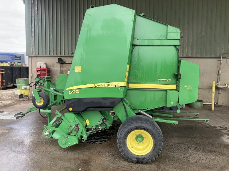 John Deere 592 Round Baler