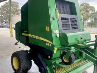 John Deere 592 Round Baler