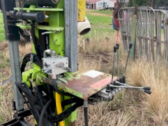 El-Gra Post Driver With 4 X Augers