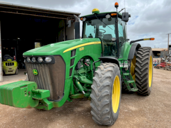 2009 John Deere 8230