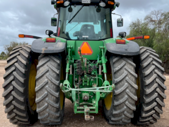 2009 John Deere 8230