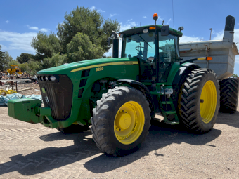 2009 John Deere 8230