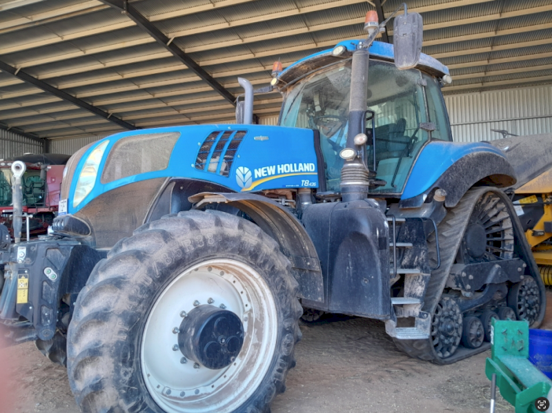 2015 New Holland T8.435 SmartTrax Tractor