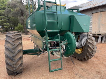 2002 Simplicity 4500 Air Cart