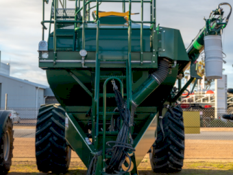 2021 Simplicity 30 Series Tow Between Air Cart