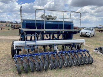 19 Tyne Agrowdrill Combine