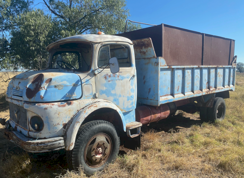 Mercedes-Benz 1413 Truck