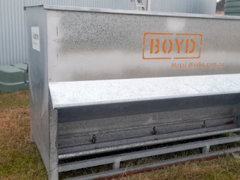 Boyd HD Double slide sheep feeder