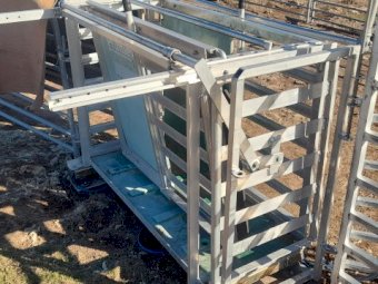 Prattley 3 way draft manual weight crate with load bars