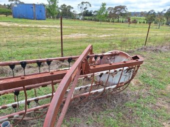 International A21-1 Roller Bar Hay Rake