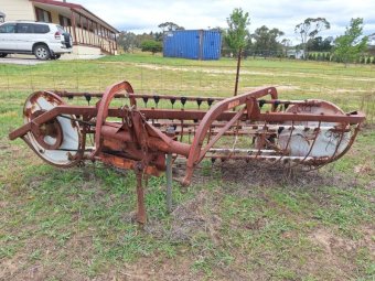 International A21-1 Roller Bar Hay Rake