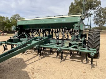 2004 John Shearer 27R Combine