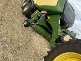 300mt Windrowed Wheaten Straw 470-480kg Bales