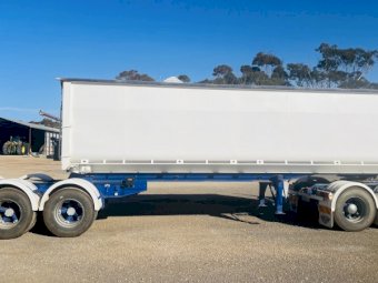 2002 Moore Sliding A trailer