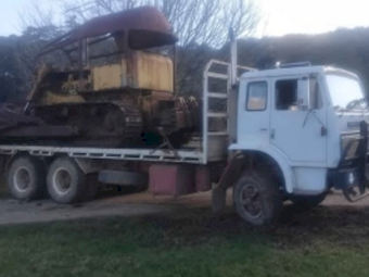 International Acco 1900 Tray Truck