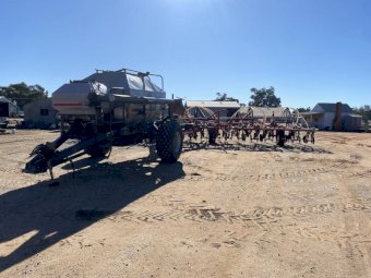 50' Scaribar with Flexicoil 2320 Cart