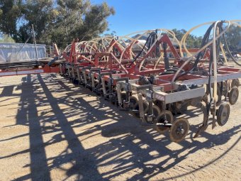 50' Scaribar with Flexicoil 2320 Cart