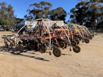 50' Scaribar with Flexicoil 2320 Cart