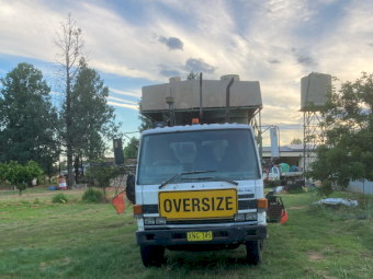 Isuzu FSR12 Truck with Seed Grader