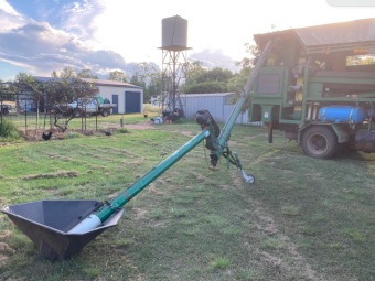 Isuzu FSR12 Truck with Seed Grader