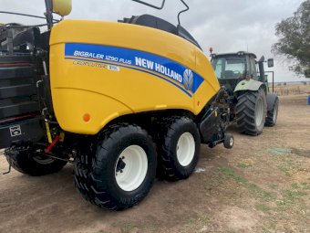 2018 New Holland 1290 Plus Large Square Baler
