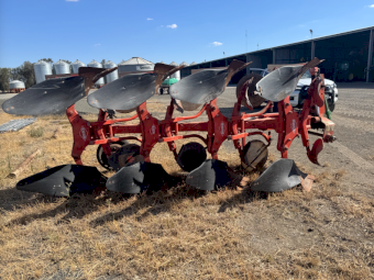 ** Price reduced** Kuhn Master 120 Mouldboard Plough