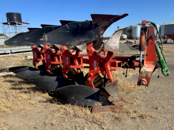 ** Price reduced** Kuhn Master 120 Mouldboard Plough