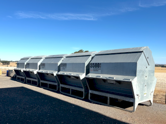5 x Advantage 5500HD Cattle Feeders