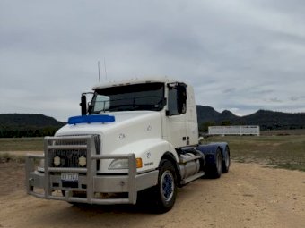 2002 Volvo NH Prime mover