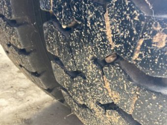 2002 Volvo NH Prime mover