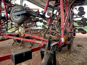 50ft Case IH PTX 600 Bar with Simplicity 9000 Air Cart