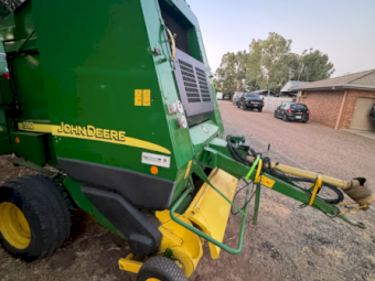 John Deere 592 Round Baler