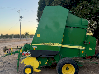 John Deere 592 Round Baler