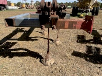 Outriggers to suit International scarifier