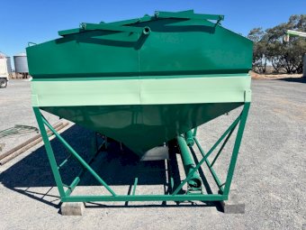 2025 Vennings 16Ft Grouper Bin