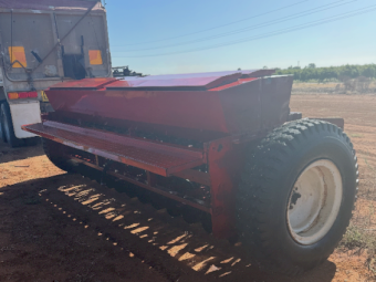 24 run Duncan 730 Triple Disc Seeder