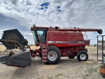 Case IH 2166 Header With 30ft 1020 Flex Front