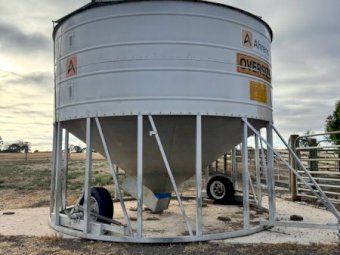 Ahrens 32T Field Bin