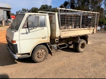 1980 Toyota Tipper Truck
