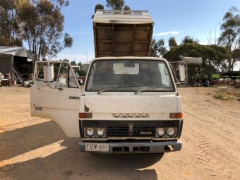 1980 Toyota Tipper Truck