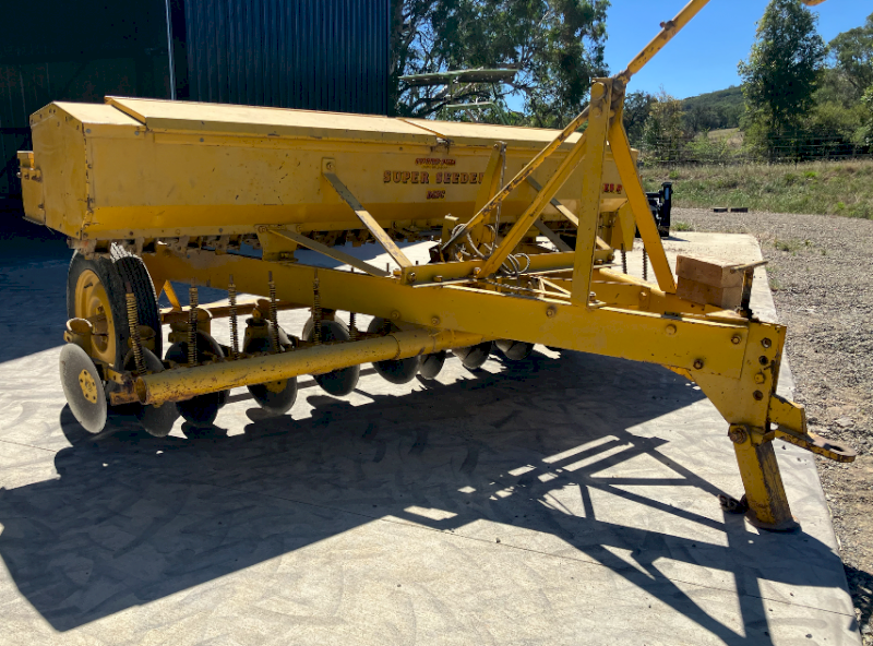Connor Shea Super Seeder Series II Combine