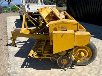 Connor Shea Super Seeder Series II Combine