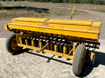 Connor Shea Super Seeder Series II Combine